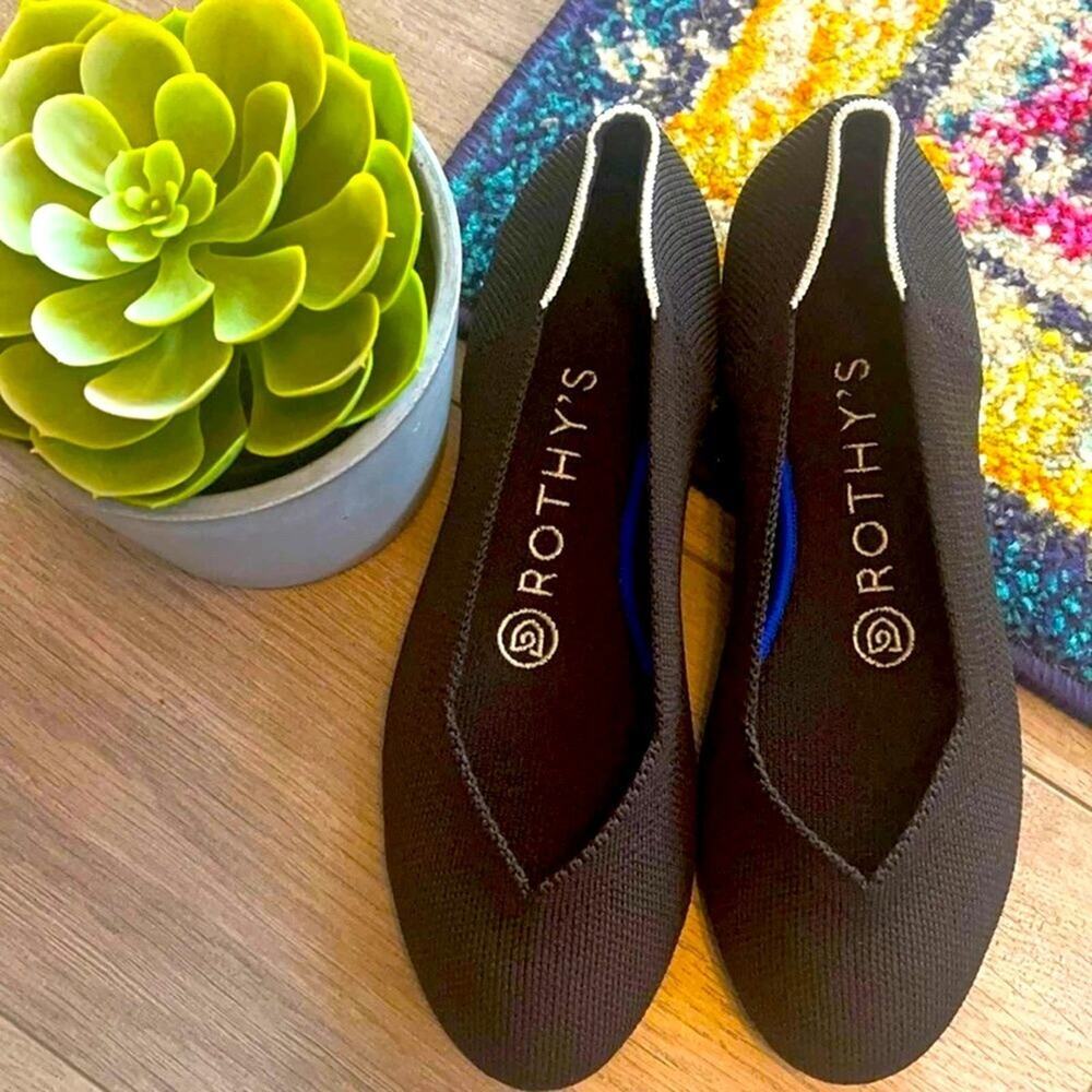 Rothys round toe size 5 black retired white halo woman’s flat shoes